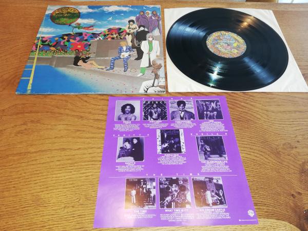 Prince and the Revolution 1985 Around the World in a Day 925286-1 Deutsche Pressung VG+/VG+ Prince and the Revolution 1985 Around the World in a Day 925286-1 Deutsche Pressung VG+/VG+